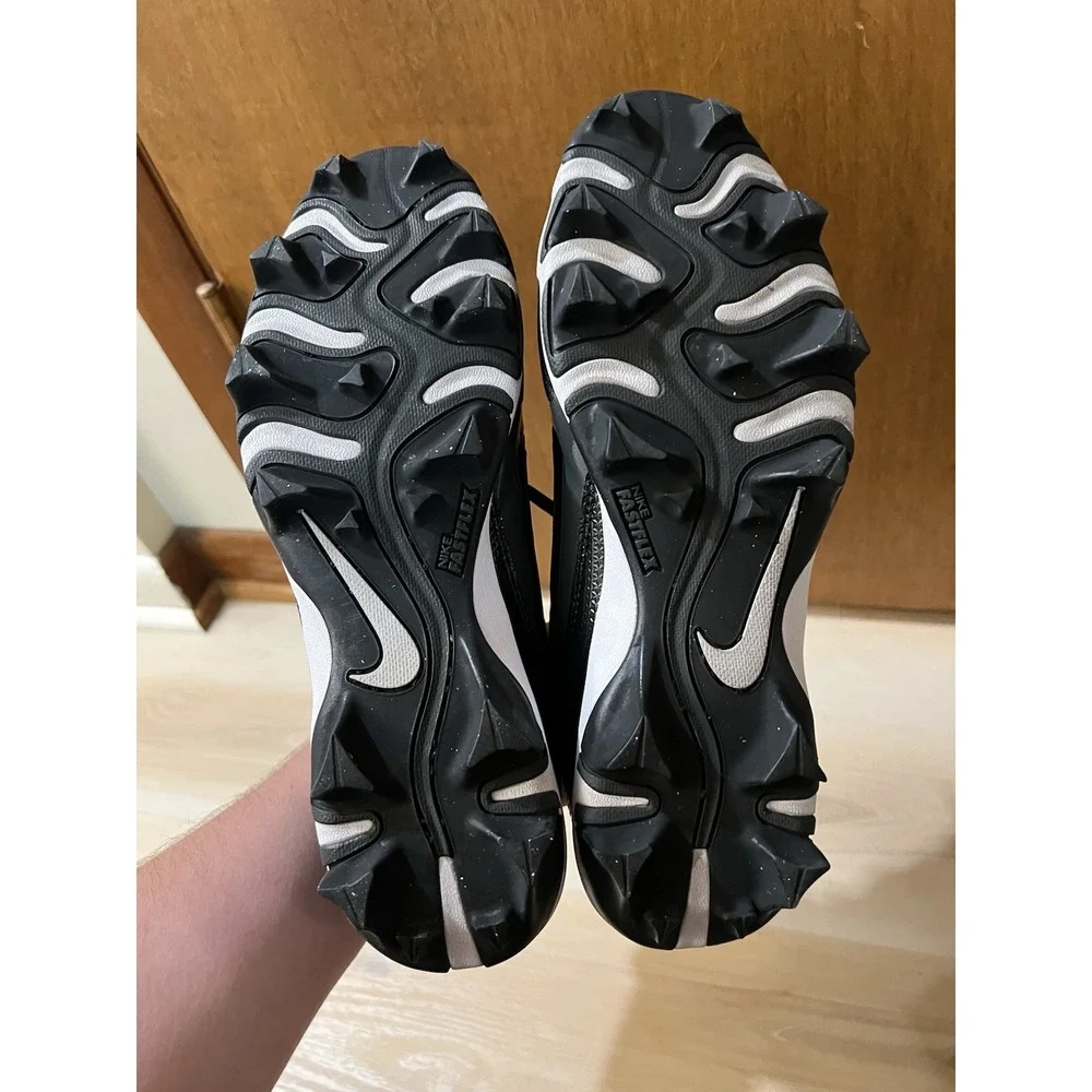 NWOT Nike Alpha Menace‎ 4 Shark Black White Size 8.5 FN0028-001 Football Cleats